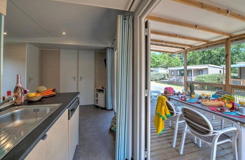 Saumur House | ZEcamping 4* piscine couverte club enfant mobil-home TV LV BBQ 35m2