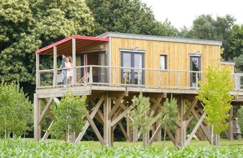 Caro Cabin | ZEcamping 4* piscine couverte locatif TV LV 30m2