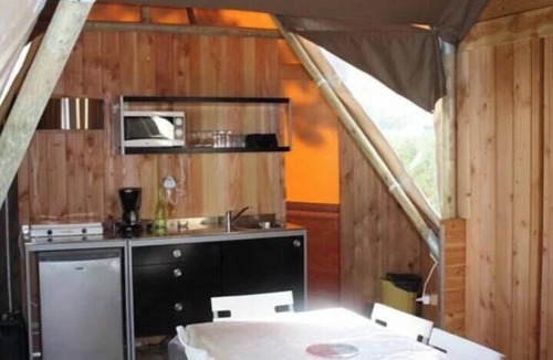 Secondigny House | ZEcamping 4* piscine chauffée pet friendly animations locatif BBQ 33m2
