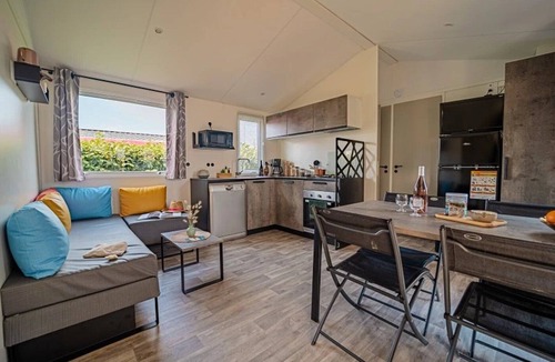 Brem Sur Mer House | ZEcamping 5 étoiles locatif TV LV BBQ 32m2