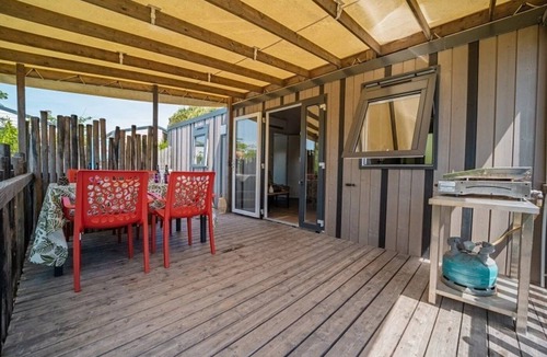 Brem Sur Mer House | ZEcamping 5* 1km plage espace aquatique locatif TV BBQ clim 32m2
