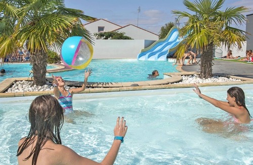 Brem Sur Mer House | ZEcamping 5* - Plage à 600 m - Top Parc Aqua XXL - Dog friendly
