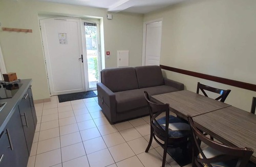 Saint-Ideuc Apartment | ZEcamping animaux acceptés locatif TV LV 6 pers