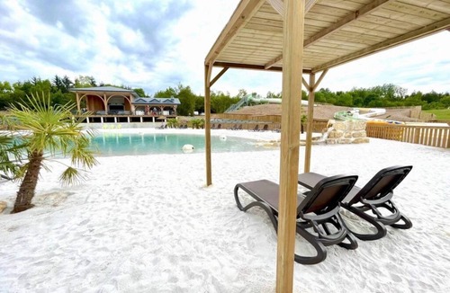 Aubigny House | ZEcamping 4 étoiles espace aquatique cottage TV LV clim 40m2