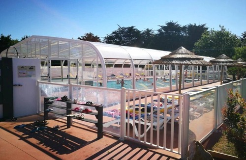 Les Moutiers-en-Retz House | ZEcamping 3 étoiles piscine couverte mobil-home TV LV BBQ 40m2
