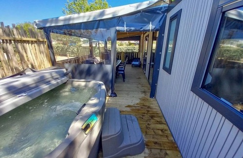 Les Moutiers-en-Retz House | ZEcamping 3 étoiles piscine couverte mobil-home TV LV BBQ 40m2