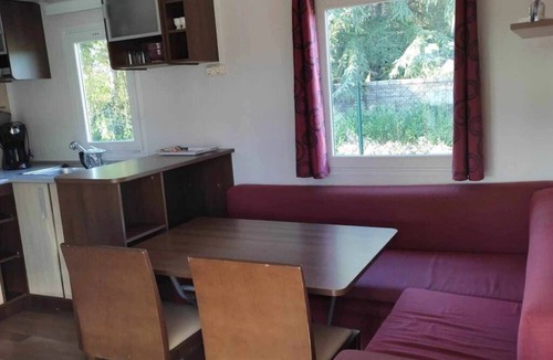 Massillargues-Attuech House | ZEcamping 3 étoiles toboggans chiens acceptés locatif BBQ clim 30m2