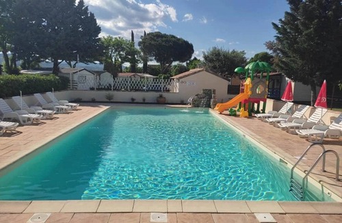 Massillargues-Attuech Ski Chalet | ZEcamping 3 étoiles toboggans et piscine