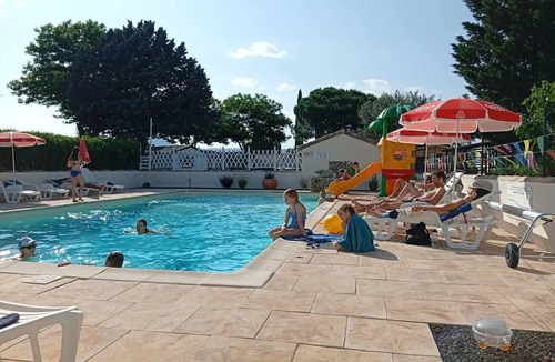 Massillargues-Attuech Ski Chalet | ZEcamping 3 étoiles toboggans et piscine