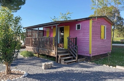 Massillargues-Attuech Ski Chalet | ZEcamping 3 étoiles piscine animaux acceptés chalet BBQ 34m2 4 pers