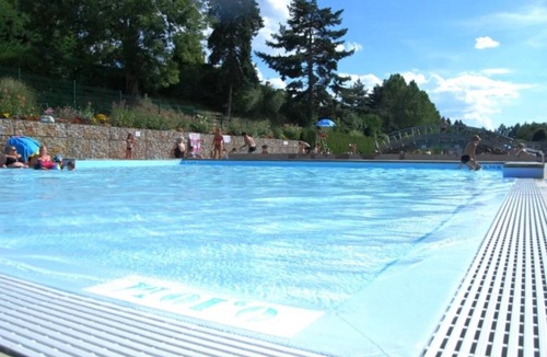 Saint-Didier-en-Velay Ski Chalet | ZEcamping 2* piscine chauffée animaux acceptés locatif TV 35m2 6 pers