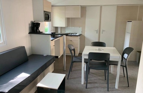 Saint-Hilaire-de-Riez House | ZEcamping 4* piscine couverte pet friendly animations locatif TV 40m2