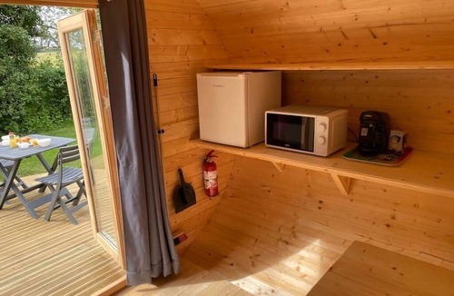 Talmont-Saint-Hilaire Cabin | ZEcamping 3 étoiles piscine couverte cabane BBQ 10m2