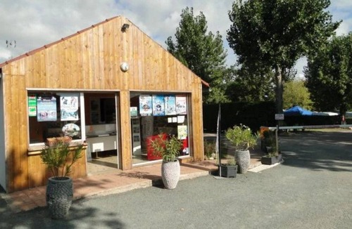 Talmont-Saint-Hilaire House | ZEcamping 3* animé piscine couverte locatif TV BBQ 27m2