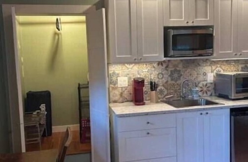Avondale Apartment | Zelda's Tree House