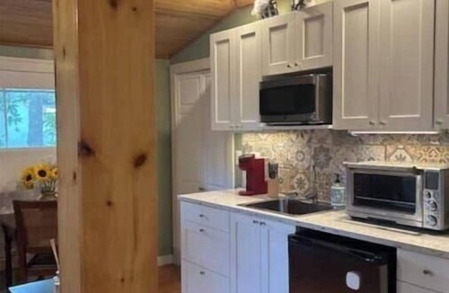 Avondale Apartment | Zelda's Tree House