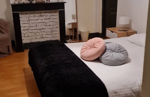 Le Marais Apartment | ZEN AND COZY PRIVATE APARTMENT LOMME.EURATECHNOLOGIE METRO 4 PERSONS