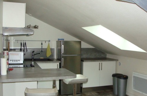 Saint-Cyr-sur-Loire Apartment | Zen apartment under roof, F2