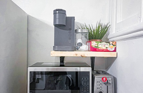 Ville-Emard Apartment | Zen & Artistic apartment n15 min from Downtown by transit nNear Attractions