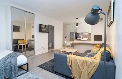Chippendale Apartment | Zen Boutique A Well connected Studio with Parking