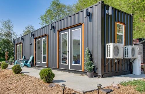 Hubbardton House | Zen Box Farm Eco Retreat Compound for Family Fun