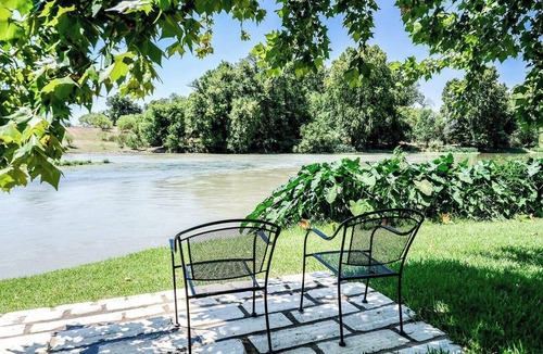 Bastrop Cabin | Zen by the River: Pet-Friendly Retreat in Beautiful Bastrop, TX