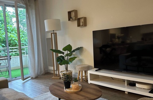 Grenade-sur-Garonne Apartment | Zen & chic