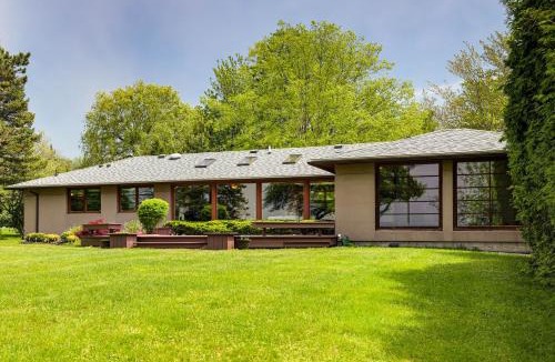 Lake View House | Zen Escape Overlooking Lake Erie: Deck, Gardens