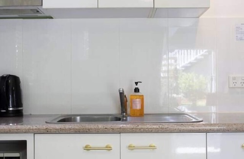 Taigum House | Zen Garden - 2 bedroom Tiny Home (Free parking)