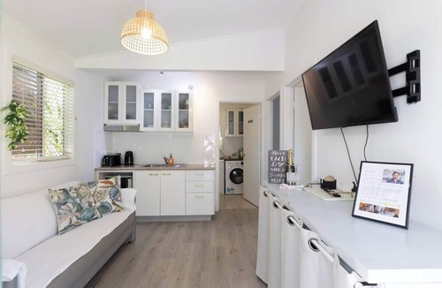 Taigum House | Zen Garden - 2 bedroom Tiny Home (Free parking)