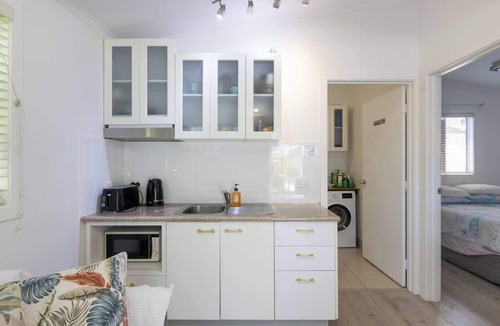 Taigum House | Zen Garden - 2 bedroom Tiny Home (Free parking)