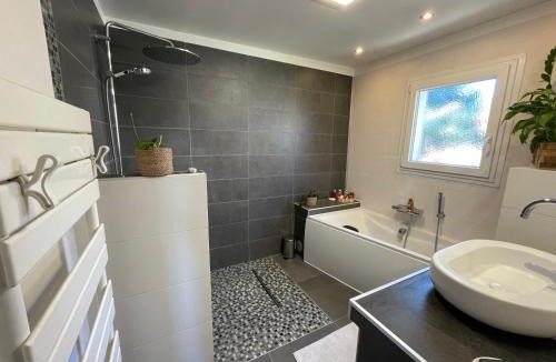 Manosque Villa | Zen house with a view