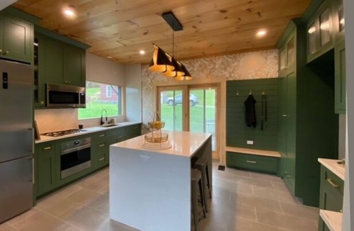 Narrowsburg House | Zen In Narrow- Narrowsburg retreat near center of town