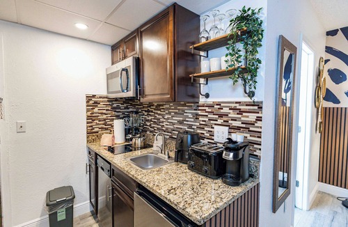 Southwest Orlando Apartment | Zen Nest Studio fully equipped 5 min to Epic - Free Parking - hot tube - pool