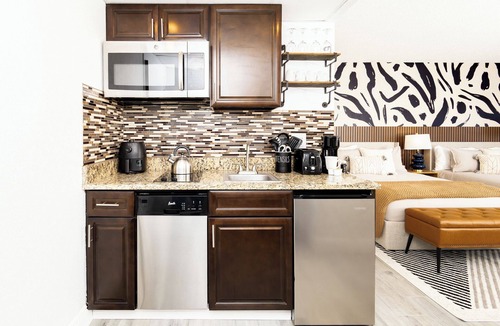 Southwest Orlando Apartment | Zen Nest Studio fully equipped 5 min to Epic - Free Parking - hot tube - pool