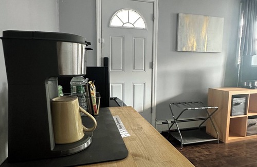 East Meadow Apartment | Zen Oasis - Pvt. Entry Studio Bed+Bath by NUMC