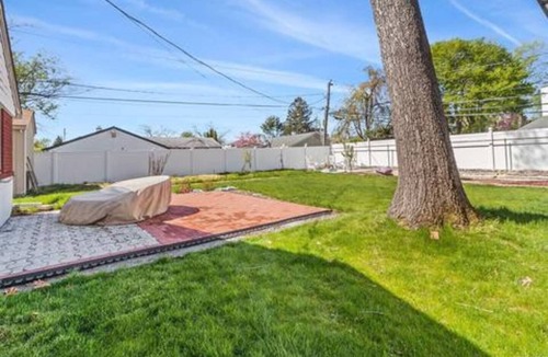 East Meadow Apartment | Zen Oasis - Pvt. Entry Studio Bed+Bath by NUMC