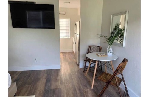 Lake Worth Apartment | Zen Retreat