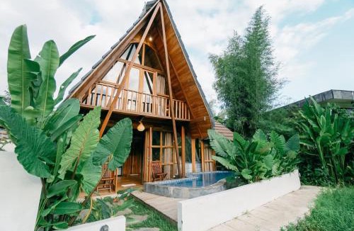 Wisma Kerta Ski Chalet | Zen Retreat with Ricefield and Mountain View with Pool