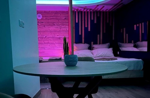 L'Isle-sur-le-Doubs Apartment | Zen Room