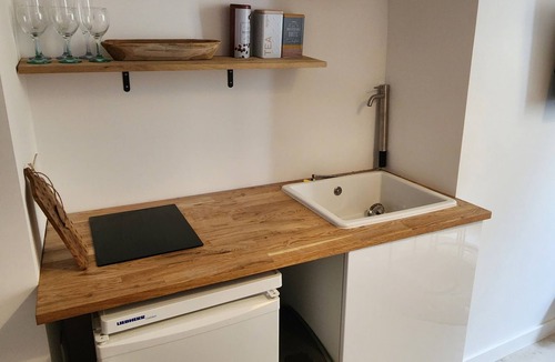 Hyeres City Centre Apartment | Zen Room, Romantique