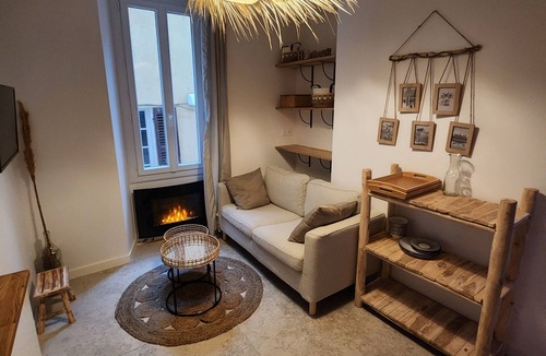 Hyeres City Centre Apartment | Zen Room, Romantique