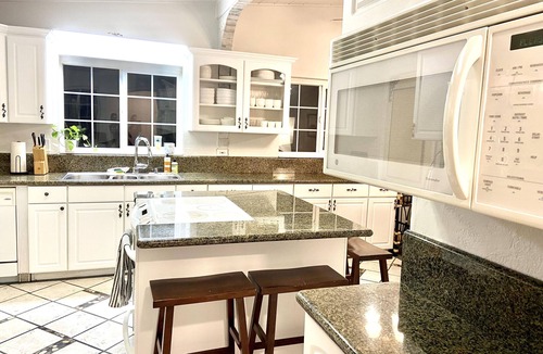 Fremont House | Zen Serenity! Spacious Stylish Updated near Tesla