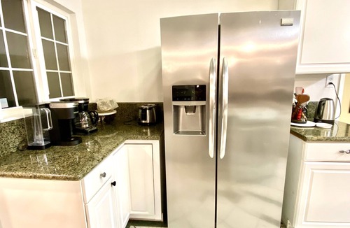 Fremont House | Zen Serenity! Spacious Stylish Updated near Tesla