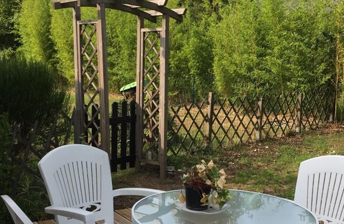 La Gacilly Apartment | Zen studio in a large charming wooden house