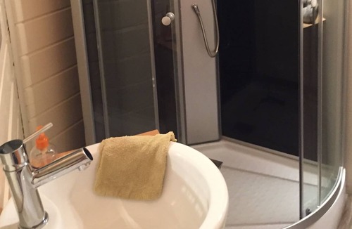 La Gacilly Apartment | Zen studio in a large charming wooden house