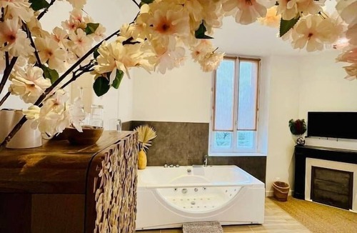 Nanteuil-les-Meaux Hotel | Zen Suite with Jacuzzi 15 minutes Disney