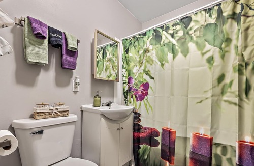 Aurora Apartment | Zen themed/FREE WIFI & Parking/Aurora/Near Downtown