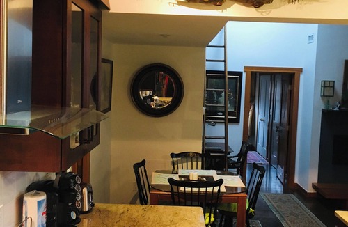Marblehead Condo | Zen vacation in historic Marblehead