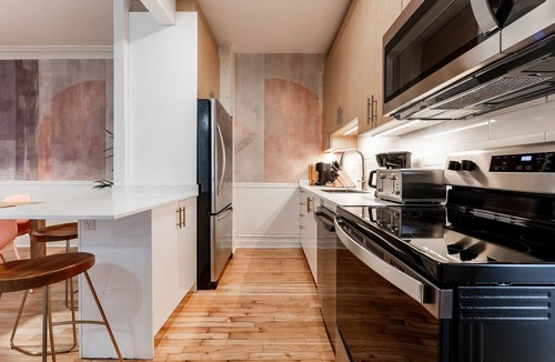 Maisonneuve Apartment | Zena Habitat IV | Private Garage + Charging Station | Workdesks | AC